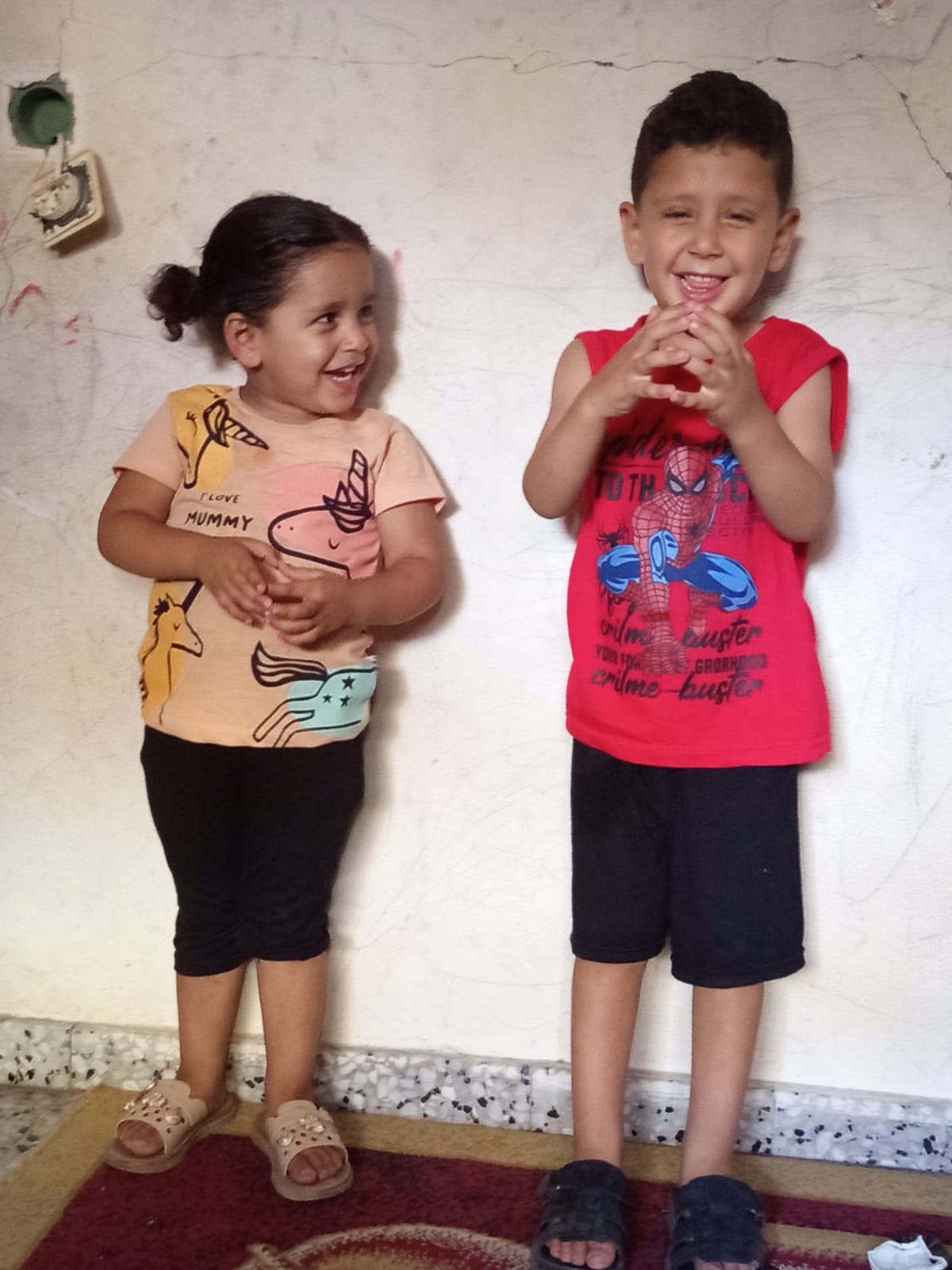 Zee - Help a Displaced Mother of Two Facing Eviction