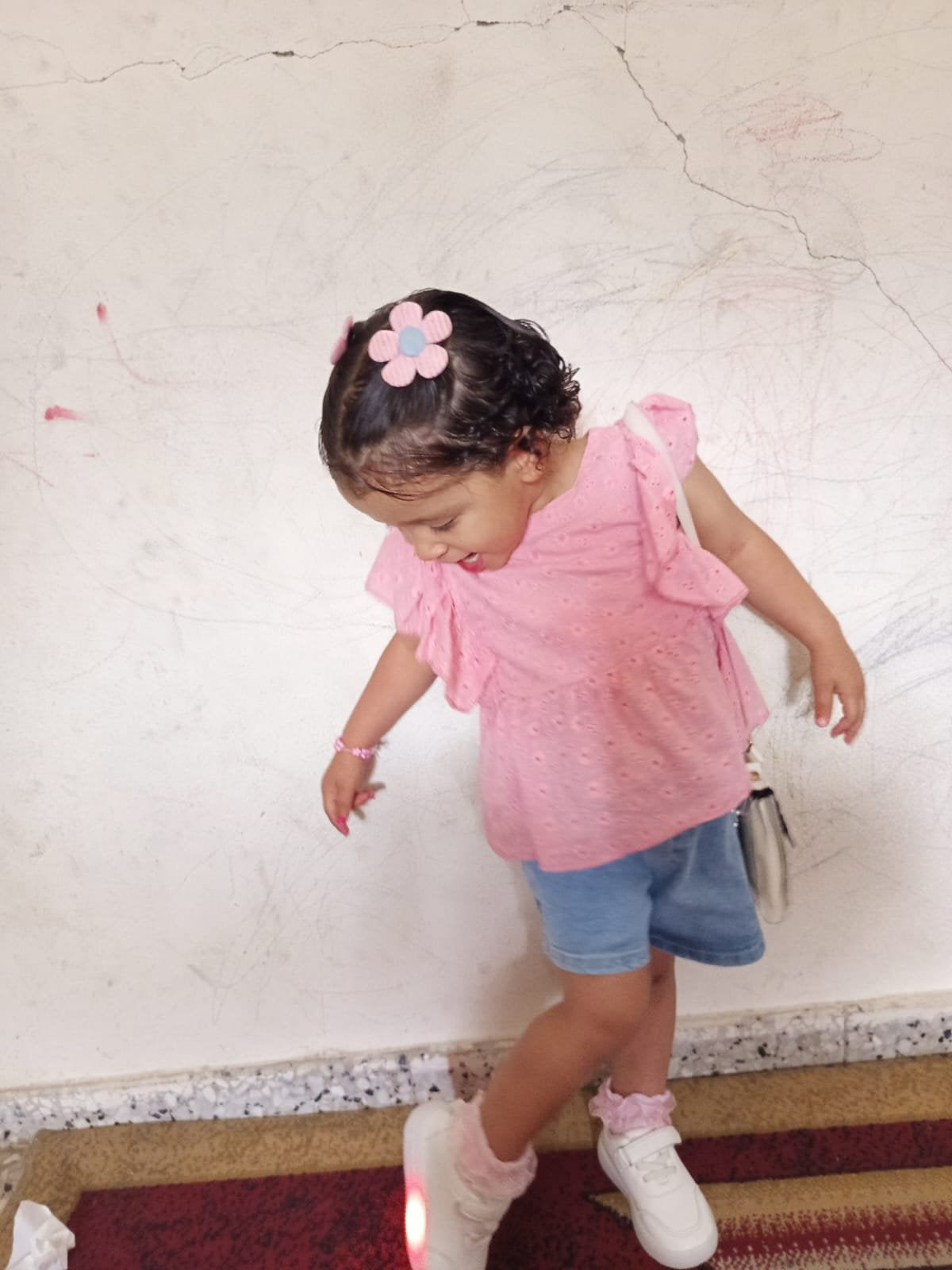Zee - Help a Displaced Mother of Two Facing Eviction
