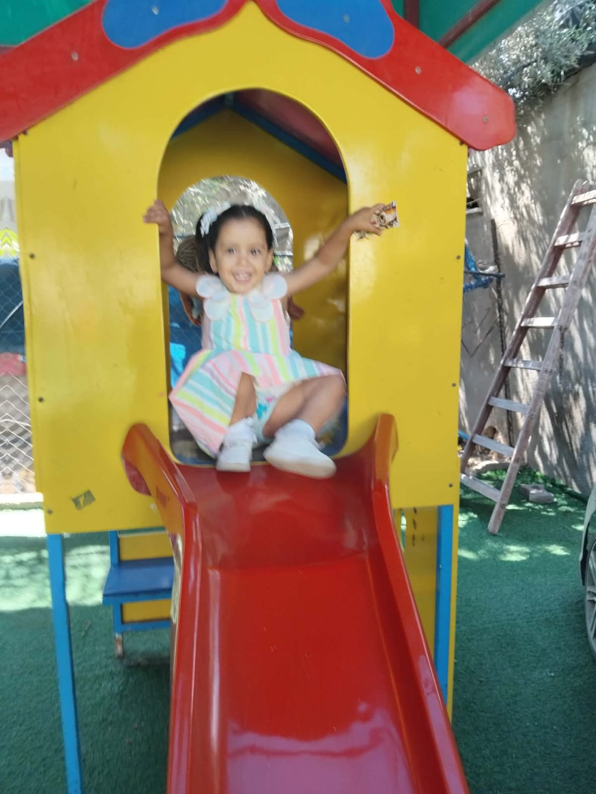 Zee - Help a Displaced Mother of Two Facing Eviction