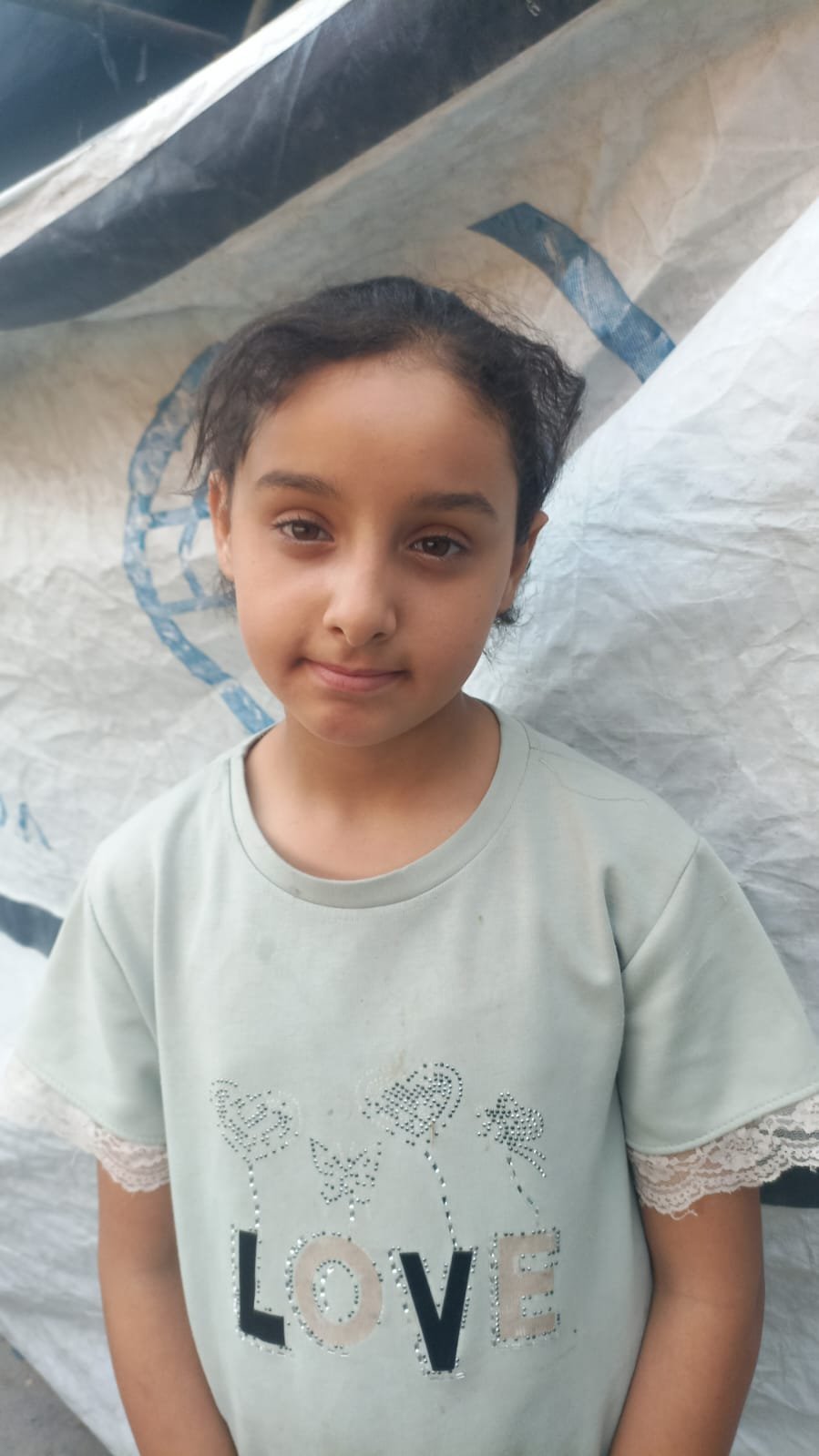 Zee - Help a Mother of Four Orphans Living in a Collapsing Building